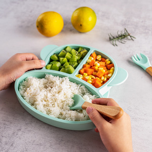 Assiette à ventouse en silicone pour bébé, avec cuillère d'apprentissage, vaisselle pour enfants, assiette à ventouse singe simple - Product Image 3