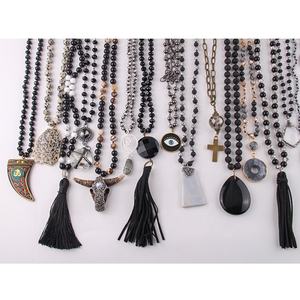 Collar de la serie negra para mujer, Gargantilla de piedras naturales mezcladas de diferente diseño, collar de flecha de cristal, collar de borla, conjunto de joyería, 20 Uds. - Product Image 2