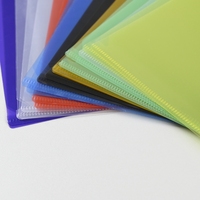 Carpeta de archivos en forma de L de tamaño A4 con diseño multicolor y transparente con muestra gratuita y servicio de impresión UV
