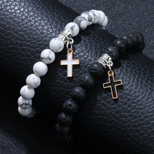 Bracciale con perline in pietra vulcanica turchese bianca e collana con ciondolo a croce geometrica. <span class=keywords><strong>Gioielli</strong></span> Unisex alla Moda in Pietra Naturale - Product Image 1