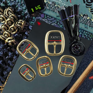 Cierre Metálico Personalizado de la Marca DWDP para Bolsos de Mujer, Prendas de Vestir y Equipaje - Diseño de Gancho con Hebilla Clásica Ajustable y Duradera - Product Image 2