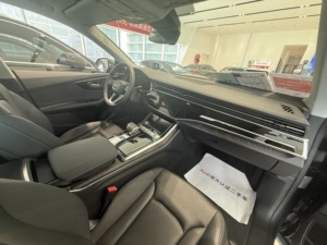 <span class=keywords><strong>Audi</strong></span> <span class=keywords><strong>Q8</strong></span> 55 TFSI <span class=keywords><strong>2022</strong></span> Usado, Gasolina, Automático, Tracción en las Cuatro Ruedas, SUV Coupé de Lujo de Tamaño Completo, Volante a la Izquierda, 5 Asientos - Product Image 5