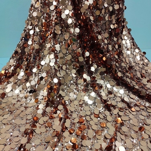 Offre Spéciale grand petit tissu de dentelle de paillettes paillettes tulle écailles de poisson tessuto da ricamo di paillettes tissu de <span class=keywords><strong>maille</strong></span> pour robe de cérémonie - Product Image 2