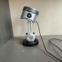 Lampe de table originale en résine, motif piston de moteur et bougie d'allumage, pour la décoration de la maison et du bar, et comme lampe de lecture
