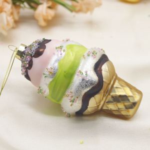 Nouvelles décorations de Noël en verre personnalisées en forme de crème glacée à suspendre - Product Image 2