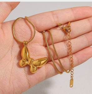 Collares con colgante de mariposa grande de acero inoxidable para mujer, accesorios PVD impermeables de moda de 18K en el cuello, joyería femenina de moda - Product Image 3