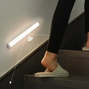 Insan vücudu indüksiyon lamba altında kısılabilir Led dolap lambası kapalı akülü hareket sensörü kablosuz Led dolap ışığı
