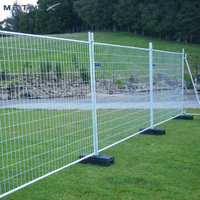 Clôture à mailles temporaire en métal galvanisé Chantiers de construction Clôture mobile extérieure pour événements Base en caoutchouc recyclé