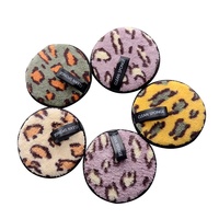 Serviette ronde en microfibre à bords finis imprimé léopard pour femme, en polaire corail, double face, pour le démaquillage et le nettoyage du visage sur lit de beauté