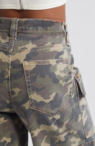 Мужские и женские джинсовые шорты с камуфляжным принтом - Product Image 5