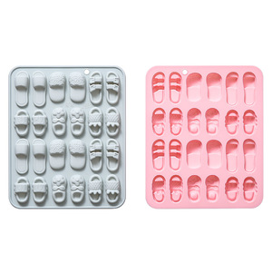 Moule en silicone antiadhésif pour gâteaux, design pantoufle de dessin animé, qualité alimentaire, réutilisable, mignon, magnétique, pour chocolat, bonbons et glaçons DIY - Product Image 1