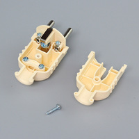 Gelbes Gehäuse Deutscher Netzstecker 250V 16A Wiederverbindbarer EU-Standardstecker 2P+E Abnehmbarer Elektrischer Verbinder