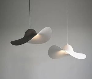 Lustre moderne unique en forme de chapeau de paille suspendu en verre noir pour le salon - Product Image 2