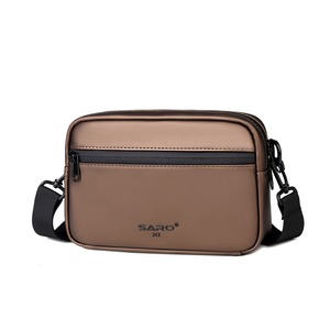 Sac bandoulière homme en cuir PU vintage, léger, avec fermeture éclair et logo embossé, idéal pour toutes les saisons et usage quotidien – Grande Vente - Product Image 1