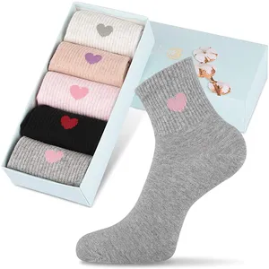 Rahat pamuk kalp şeklinde mürettebat rahat dikişsiz çorap çin'den kadın için özel Logo çorap