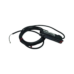 Unité d'extension laser séparée LR-XN12N 100 % neuve et de marque, avec sortie NPN et câble, en stock - Product Image 6