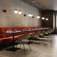 Mobilier de restaurant contemporain Canapé orange en velours avec tables carrées en bois de café et chaise en cuir gris pour café