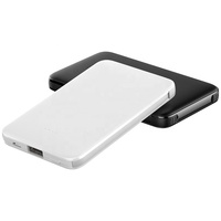 2025 Portable Mini Tamaño Regalos promocionales Personalización 5000 MAh Power Bank 5V 2.1A con cables incorporados