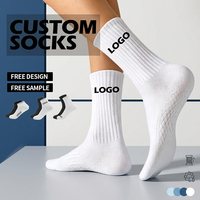 Chaussettes de sport pour hommes avec logo personnalisé en gros, chaussettes de cyclisme pour jeunes et adultes, chaussettes unies absorbant la transpiration pour l'automne