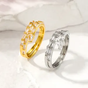 New Fashion Jewelry Ring Plated Women Exquisite Unique Design Ring Snake Shape Trendy White Gold Engagement Ring Zircon 3g