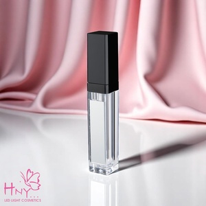 Brillo Labial LED en Envase de Plástico para Cosméticos con Color y Logotipo Personalizables - Product Image 1