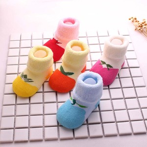 Vente en gros de chaussettes antidérapantes en coton épaissi pour bébé de 0 à 3 ans pour nouveau-né pour enfants - Product Image 6