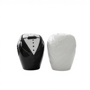 Ensemble de pots à épices en céramique écologiques pour <span class=keywords><strong>couple</strong></span> de jeunes mariés, salière et poivrière, cadeaux pour la mariée et le marié - Product Image 1