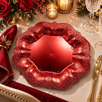 Assiette de présentation de 13 pouces, durable, élégante, argentée, à bordure en dentelle gaufrée, style européen, en plastique PP texturé de luxe, pour décoration de table de fête et de mariage
