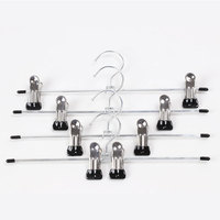 Organisateur de penderie multifonctionnel en acier inoxydable antidérapant et peu encombrant avec crochets et rails pour écharpes, jeans, vêtements et pantalons