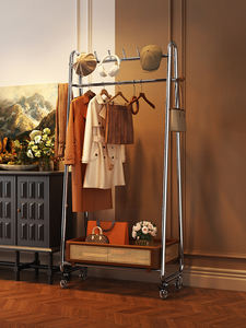 Perchero <span class=keywords><strong>de</strong></span> Ratán Vintage, Perchero <span class=keywords><strong>de</strong></span> Pie hasta Techo, Tendedero Vintage, Perchero Móvil <span class=keywords><strong>de</strong></span> Esquina, Estilo Francés - Product Image 1