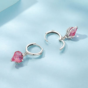 <span class=keywords><strong>Orecchini</strong></span> a forma di cuore a forma di <span class=keywords><strong>teschio</strong></span> rosa da donna, eleganti stile scuro s925 <span class=keywords><strong>argento</strong></span> <span class=keywords><strong>orecchini</strong></span> d'amore - Product Image 3