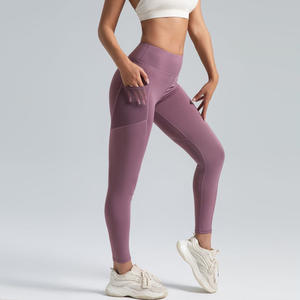 Al por mayor: Shorts casuales ajustados con estampado tie-dye popular, transpirables, sin costuras, con bolsillos en la cintura, ecológicos y elásticos en cuatro direcciones, y calcetines de tubo alto. - Product Image 2