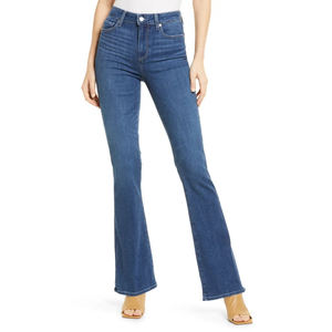 Jeans clásicos de corte bootcut para mujer con tiro medio y abertura de pierna favorecedora para un uso diario versátil y un estilo casual atemporal. - Product Image 3