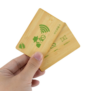 에코 친화적 인 나무 안티 스키밍 신용 카드 RFID 차단기 NFC 카드 스키머 RFID 차단 카드