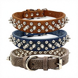 Collar Ajustable de Cuero Genuino de Lujo Ecológico para Perros Pequeños con Diseño de Púas, Liberación Rápida y Decoración con Remaches - Product Image 3