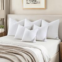 Coussins carrés en polyester 26x26 avec garnissage vierge alternatif, décoratifs, confortables et offrant un bon soutien pour canapé et lit