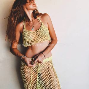 Traje de Baño de Ganchillo Hecho a Mano Personalizado para Mujer, Bikini de Dos Piezas con Bloques de Color, Top Triángulo Halter y Braguita con Lazos Laterales Fruncidos - Product Image 2