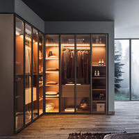 Armoire coulissante en verre de luxe léger avec éclairage LED, dressing intégré pour magasin de vêtements, dressing sur mesure gratuit
