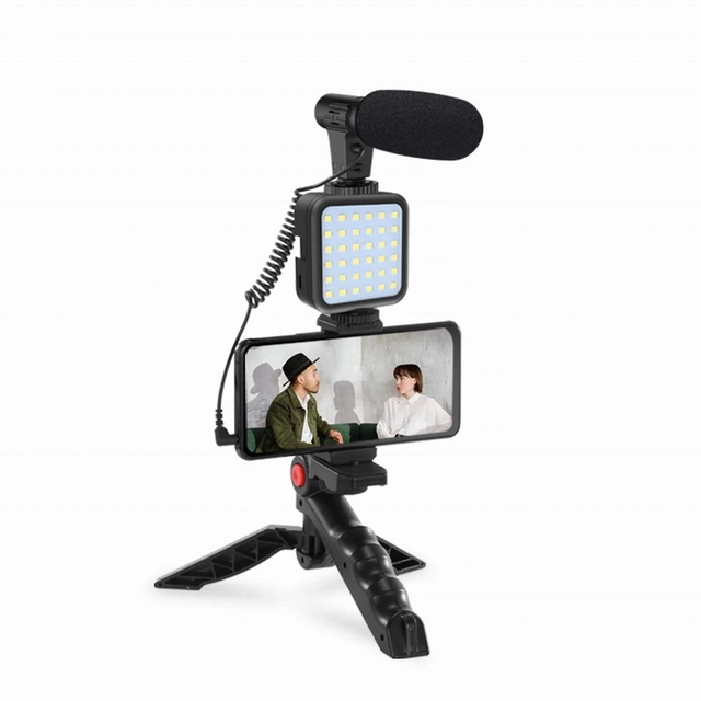 Hot Sale Selfie Stick Equipment Phone Holder Microphone Mini Tripod LED Fill Light Smartphone Video Vlogging Kit for Smartphone