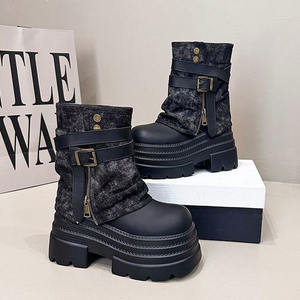 รองเท้าบูททรงท่อสไตล์เรโทรสำหรับผู้หญิง รุ่นมาลล์ย่า ดีไซน์หัวเข็มขัด พื้นหนาเพิ่มความสูง 10 ซม. เหมาะสำหรับสาวตัวเล็ก - Product Image 1