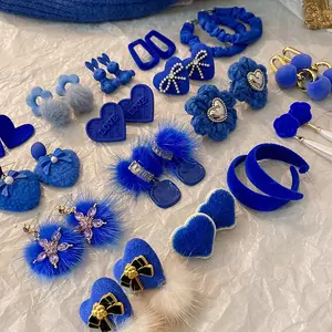 2023 مجوهرات الأزياء الفضة إبرة الرجعية الأزرق اللؤلؤ زهرة الحب أقراط الكورية الأزياء البحرية الأزرق بوم بوم الشتاء أقراط كوريا