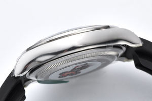 El Nuevo Reloj Está en Color Gris Cemento, Está Equipado con el Movimiento Mecánico Proprietario 4131 Más Estable - Product Image 3