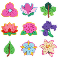 Nouveaux charms pour chaussures en caoutchouc PVC, motifs floraux, accessoires de décoration de chaussures détachables, charms personnalisés pour sabots, vente en gros