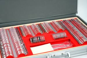 Ensemble de lentilles d'essai classiques TL-S30 à bord doré avec étui en aluminium, instrument d'examen visuel pour clinique d'optométrie - Product Image 3