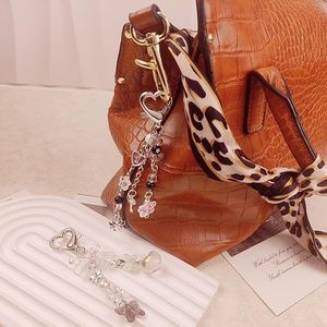 Porte-clés Fraise Rose Mignon Y2K, Pendentif Nœud Fleur Cœur, Breloques de Sac, Accessoires Esthétiques Kawaii pour Femmes - Product Image 4