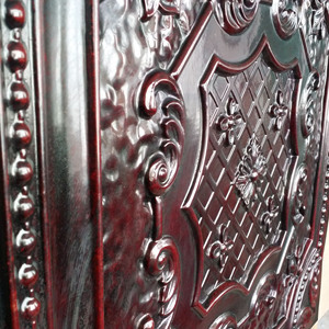 Faux Tin <span class=keywords><strong>PVC</strong></span> impermeabile pannello a parete ignifugo <span class=keywords><strong>in</strong></span> rilievo per bagno cucina bar Mall & Hotel PL04 legno rosso invecchiato - Product Image 4