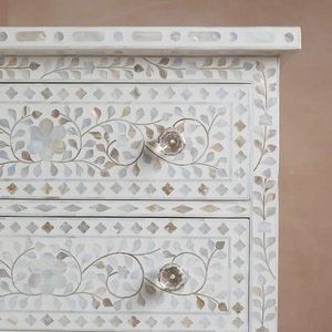 Commode à tiroirs artisanale très demandée avec plusieurs tiroirs de rangement pour usage domestique, disponible à bon prix - Product Image 6