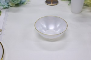 Assiettes rondes en plastique jetables <span class=keywords><strong>de</strong></span> 7 pouces, parfaites pour les fêtes d'<span class=keywords><strong>anniversaire</strong></span>, les mariages, les banquets, les pique-niques et l'usage quotidien - Product Image 5