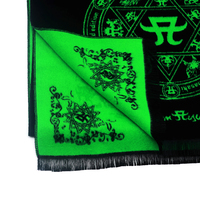Écharpe jacquard tendance et chaude pour l'hiver, avec un motif d'arrangement magique noir et vert, exclusivement personnalisée.