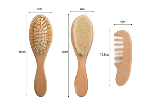 Brosse à cheveux professionnelle OEM 100% en bois naturel pour nouveau-nés, <span class=keywords><strong>peigne</strong></span> en poils <span class=keywords><strong>de</strong></span> chèvre pour bébés, brosse à cheveux et <span class=keywords><strong>peigne</strong></span> pour les jeunes enfants, coffret cadeau - Product Image 6